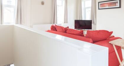 Toothbrush Apartments - Ipswich East - Cauldwell Ave