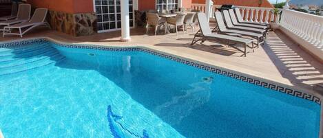 Outdoor pool, a heated pool