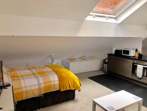 City Studio, 1 Double Bed
