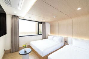 Presidential Studio Suite, Multiple Beds, Hot Tub | Premium bedding, minibar, desk, laptop workspace - H-AVENUE Hotel Seomyeon Station (Busan)