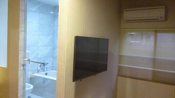 Een douche, gratis toiletartikelen, een haardroger, pantoffels