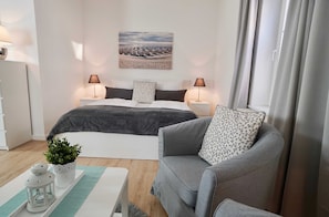 1 bedroom, travel cot, WiFi, bed sheets