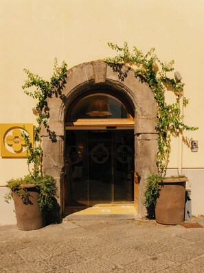 Exterior - Unconventional Hotel Sorrento (Sant'Agnello)