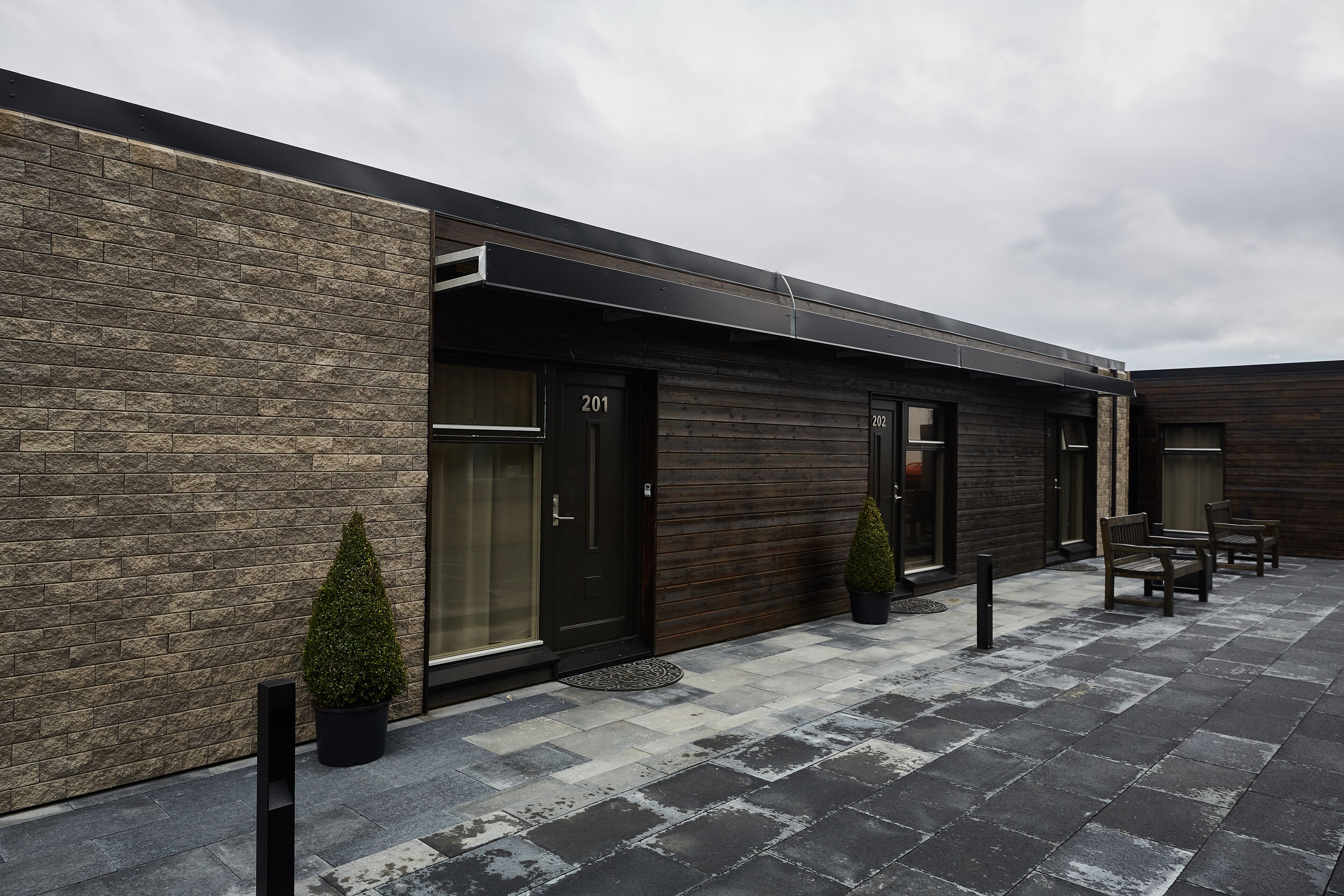 Vista frontal de la propiedad