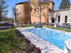 Piscine extérieure (ouverte en saison)