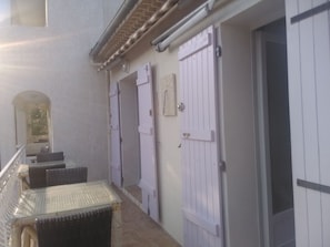 Căn hộ, hiên | Hiên