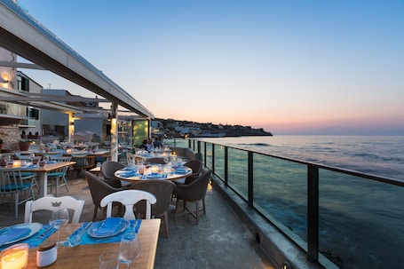 供应早餐、午餐和晚餐,海景. 塔拉萨精品酒店 - 仅供成人入住