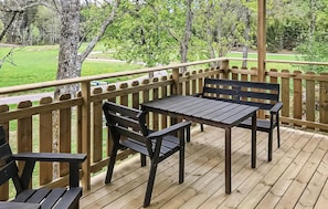 Outdoor dining - Beautiful home in Bullaren with kitchen (Bullaren)
