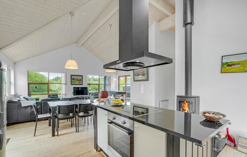 Amazing home in Thyholm with WiFi