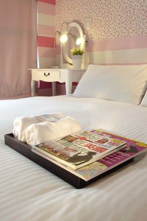 Quarto casal | Escrivaninha