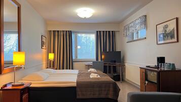 Doppia Deluxe, letti multipli | Una scrivania, ferro/asse da stiro, Wi-Fi gratuito, lenzuola