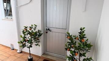 Double Room, Private Bathroom, Ground Floor | Individually decorated, individually furnished, desk, laptop workspace