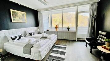 Standard Double Room, Shared Bathroom | Iron/ironing board, WiFi