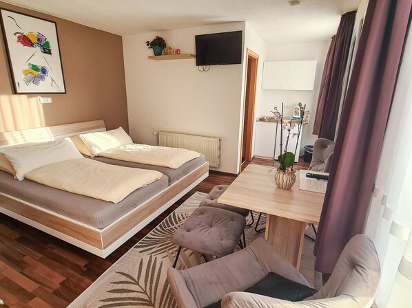 1 bedroom, WiFi, bed sheets