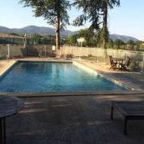 Alberca al aire libre por temporada