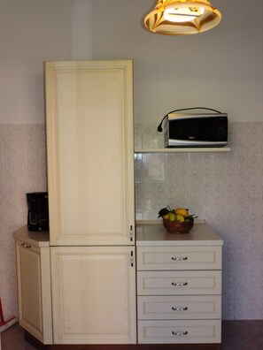 Leilighet (Agapanto) | Eget tekjøkken | Kjøleskap, mikrobølgeovn, ovn og kokeplater