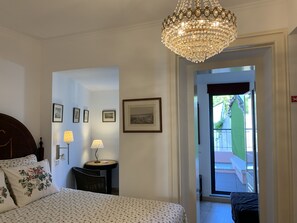 City Studio, Terrace - Discovery Apartment Estrela (Lisbon)