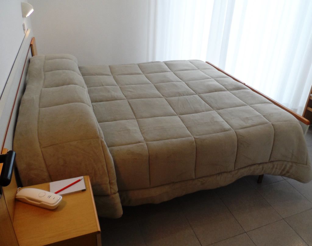 basic double or twin room | in-room safe, desk, free wifi, bed sheets