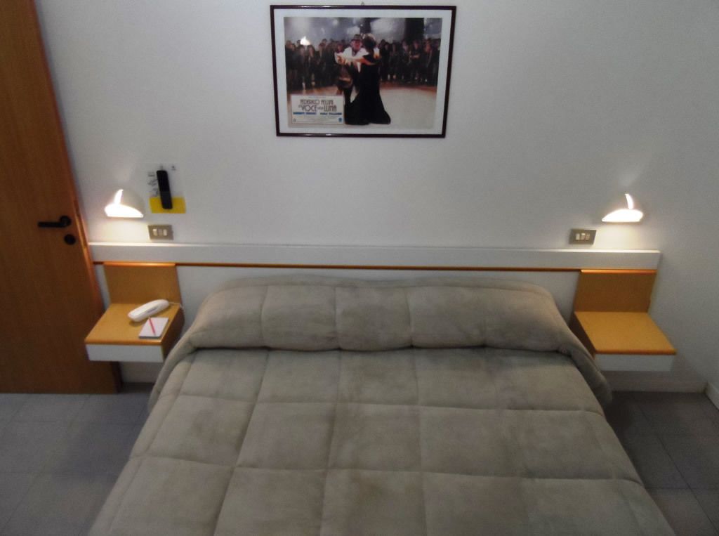 basic double or twin room | in-room safe, desk, free wifi, bed sheets