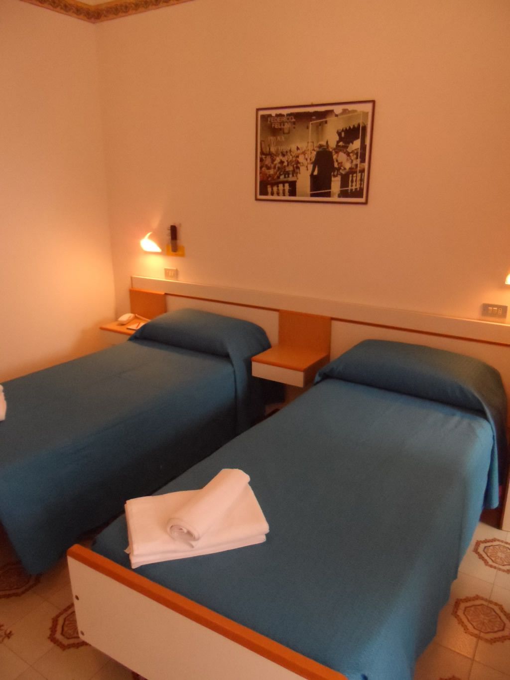 economy double or twin room | in-room safe, desk, free wifi, bed sheets