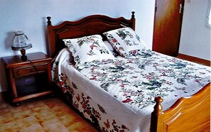 2 Schlafzimmer, Bügeleisen/Bügelbrett