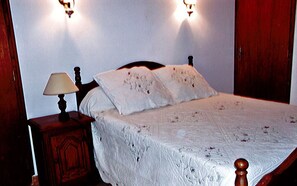 2 slaapkamers, een strijkplank/strijkijzer