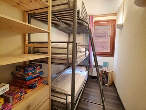 2 bedrooms