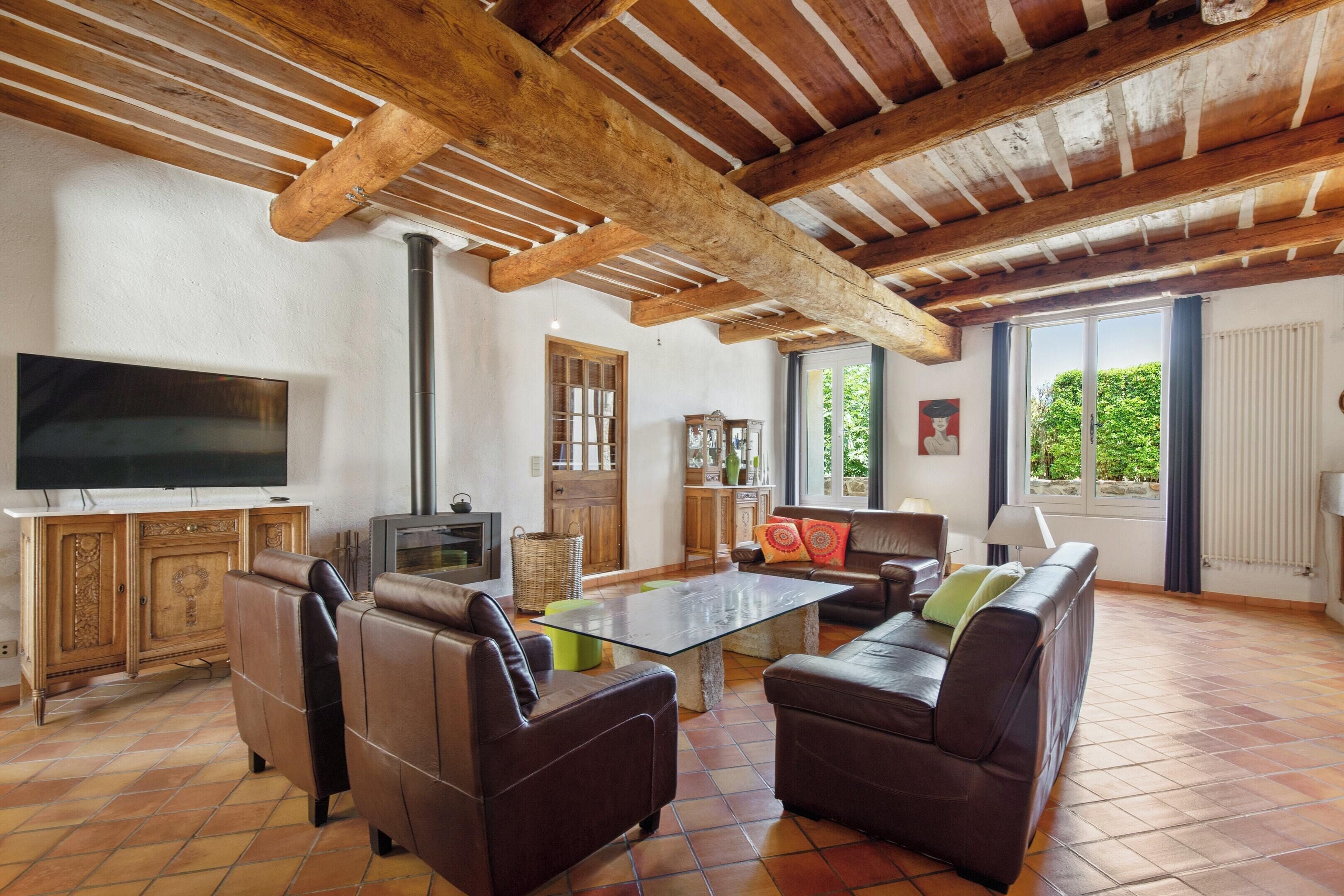 TV, fireplace, DVD player, stereo