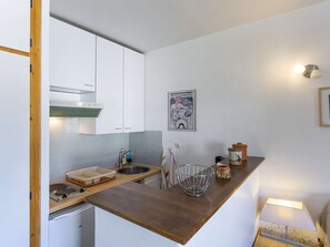 微波炉、炉灶、茶具/咖啡用具、烤面包机