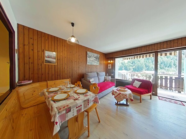 TV - Studio for 4, village center, near shops and slopes, TV included (Le Grand-Bornand)
