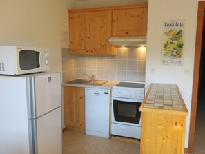 Køleskab, mikrobølgeovn, ovn, opvaskemaskine