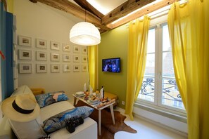 1 makuuhuone, tallelokero huoneessa, silitysrauta/-lauta, ilmainen Wi-Fi