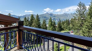 A balcony with a view of a mountainous landscape. - 3-room duplex for 6, valley view, near slopes, pets allowed in Arc 1800 (Les Arcs 1800)