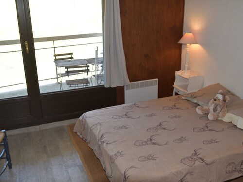 Appartement cosy 2 pièces au pied des pistes, parking et casier à skis