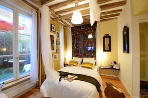 In-room safe, iron/ironing board, free WiFi, bed sheets