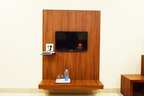 Deluxe Triple Room | Room amenity - Hotel Palace (Amritsar)