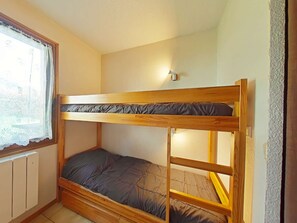 1 bedroom - 2-bedroom apt, central, south terrace, near shops (Le Grand-Bornand)