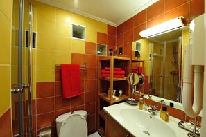 تجهيزات دش، مجففات شعر، مناشف