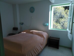 2 Schlafzimmer, Bügeleisen/Bügelbrett, Bettwäsche