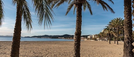 Platja a a prop
