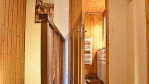 Interior - Traditional chalet for 8 in Méribel, calm and picturesque (Méribel)