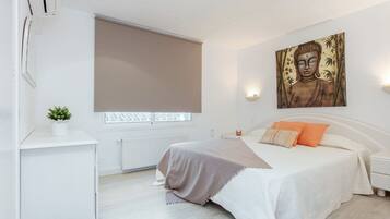 6 bedrooms, iron/ironing board, travel crib, free WiFi