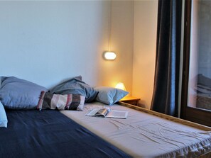 2 bedrooms, iron/ironing board