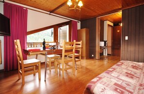 Bügeleisen/Bügelbrett, Reisekinderbett