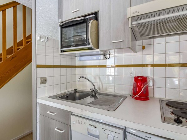 Fridge, microwave, dishwasher