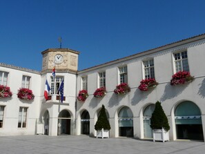 Point of interest - City House Near Arago Market, Beach & Town Center – 2 Bedrooms, Terrace, Fully Equipped (Les Sables-d'Olonne)