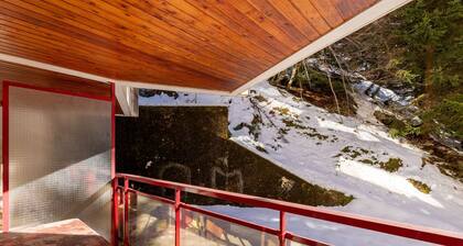 Cozy Studio for 4 near Slopes & Shops with Balcony and Forest View