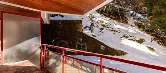 Cozy Studio for 4 near Slopes & Shops with Balcony and Forest View