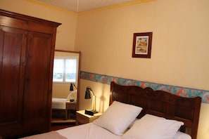 3 bedrooms, iron/ironing board