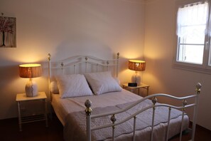 3 bedrooms, iron/ironing board